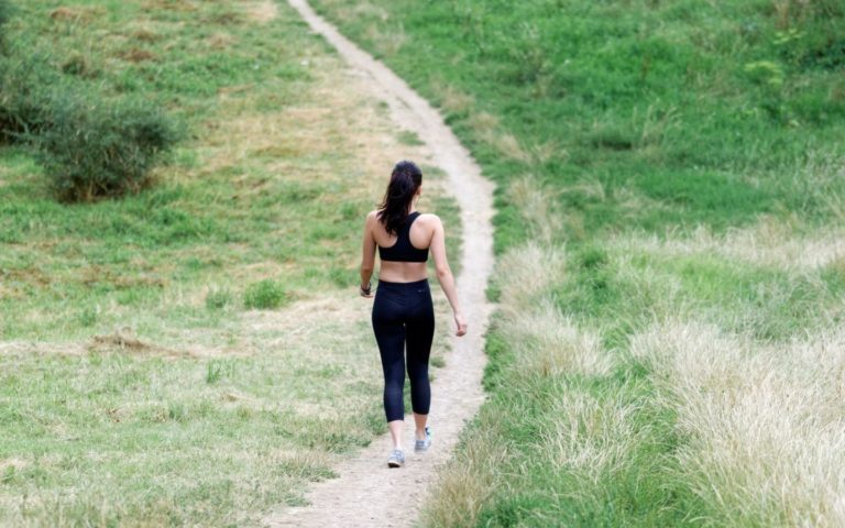 Trening z taśmami na klatkę piersiową